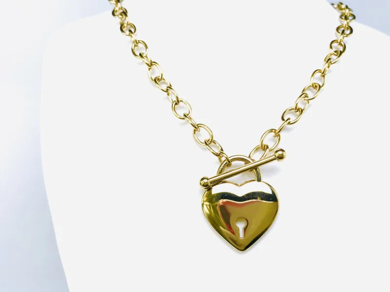 Collier pendentif coeur or fermoir en t